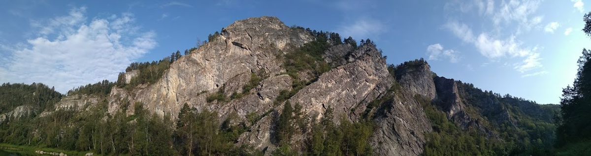 Панорама горы возле которой мы остановились.