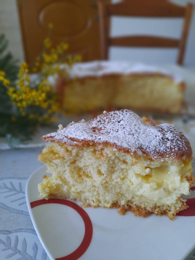 Шоколадный кекс с заварным кремом внутри