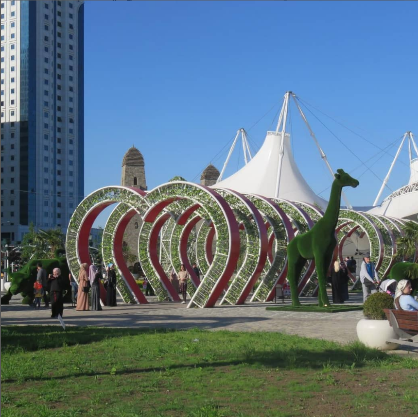 Однажды шумною толпою, мы Грозный посетили всей гурьбою 