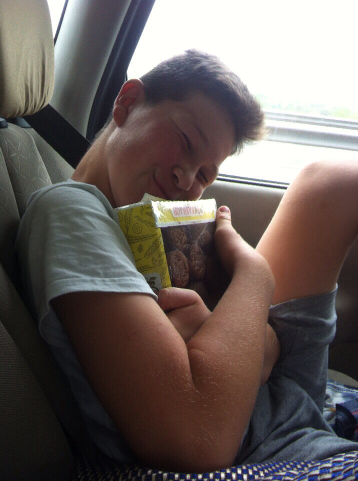 Братишка Олег в одном из наших семейных путешествий :)