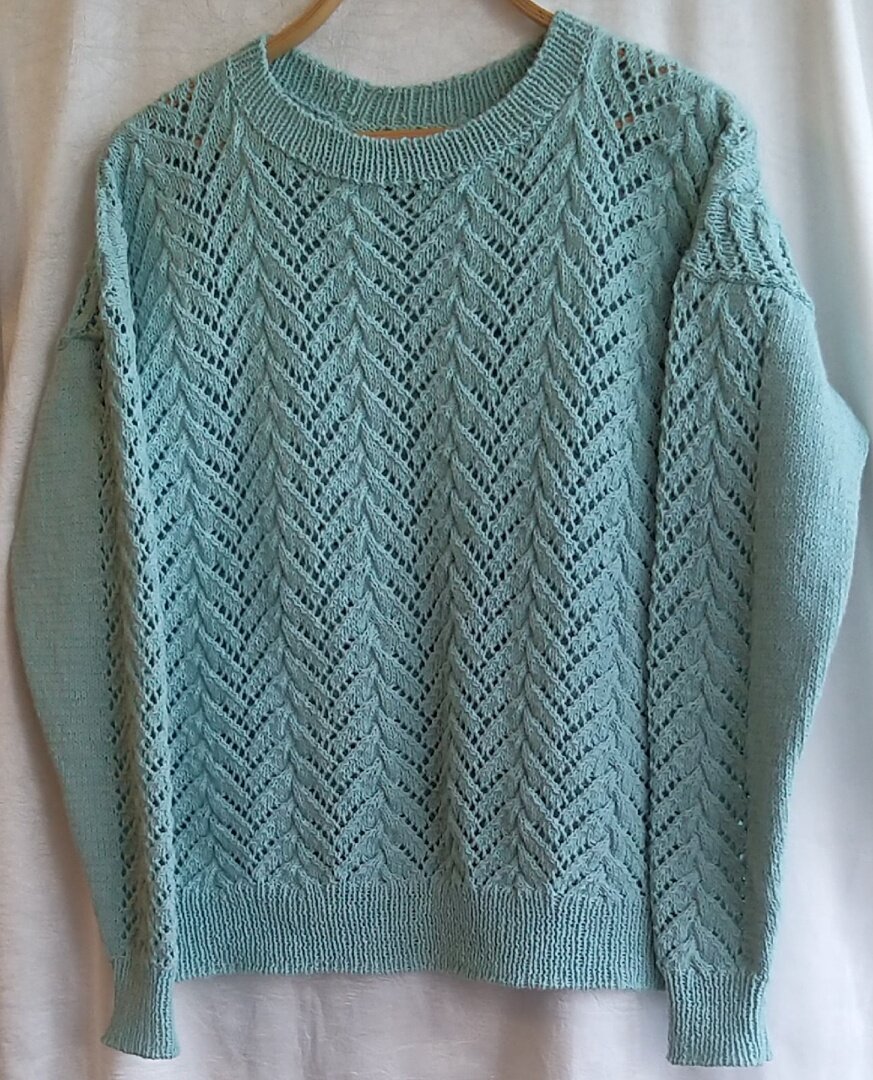 Ажурный пуловер спицами
