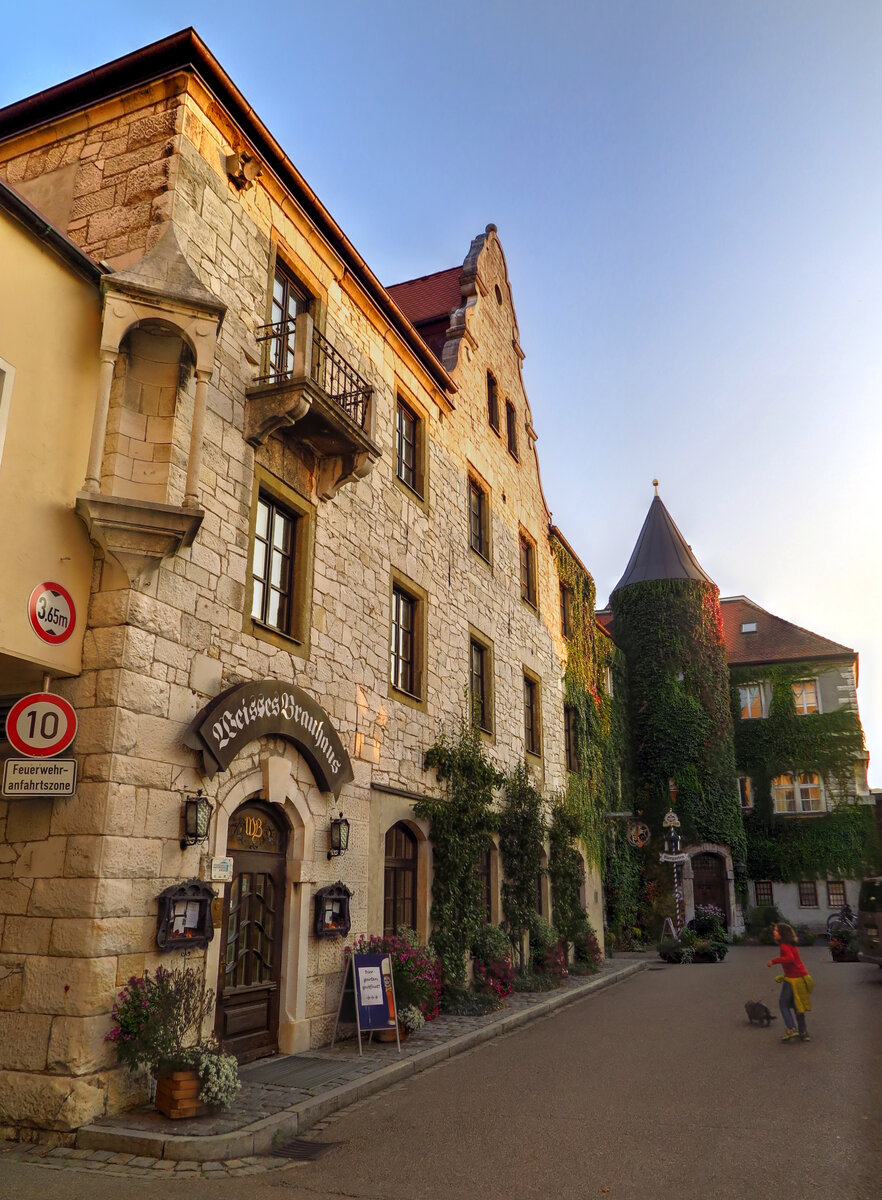 Здание пивоварни Weisses Bräuhaus в Кельхайме, Бавария. Построено в 1607 г. Image Credit: Richard Huber