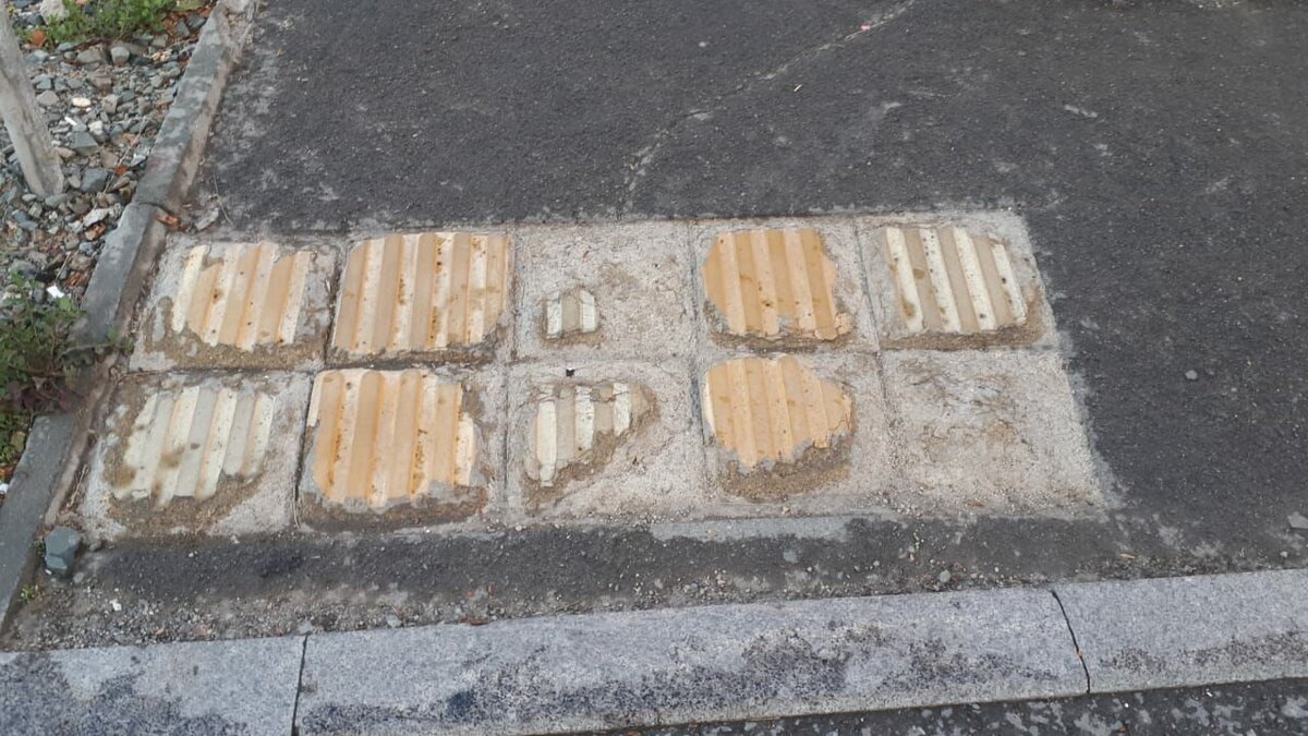  Тактильная плитка на ул. Уборевича,