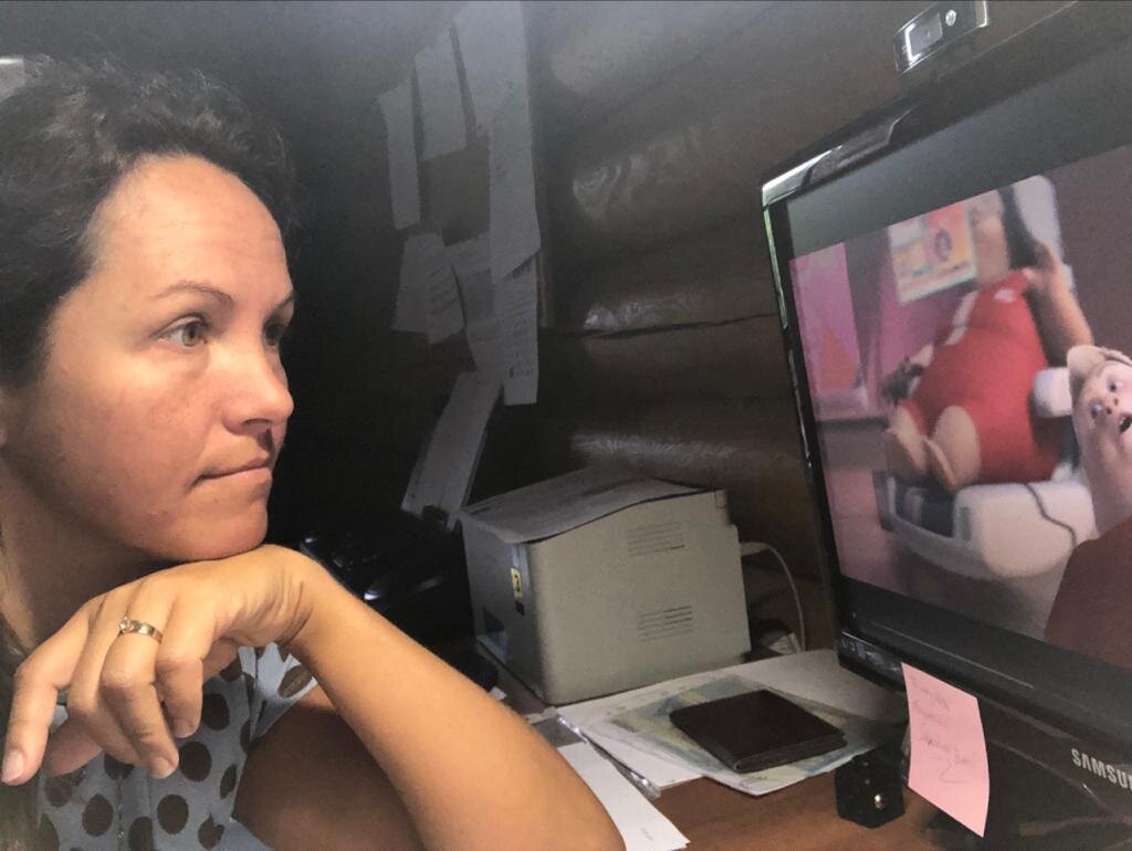 Сидим за компьютером и работаем )))