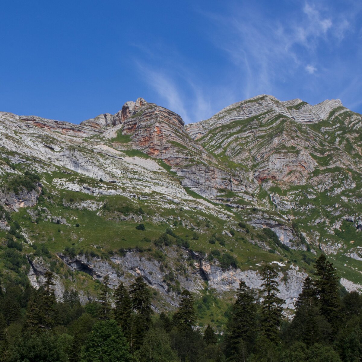 Утренний вид из палатки - гора Фишт