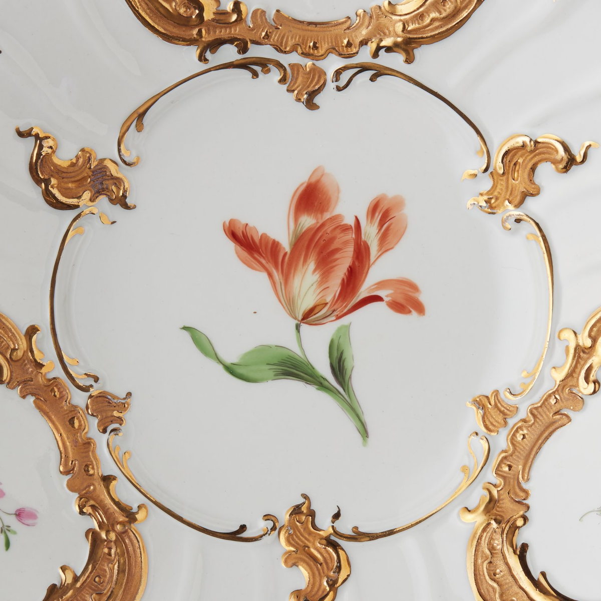 Отличная сохранность: без повреждений и реставраций. Ручная роспись, позолота.