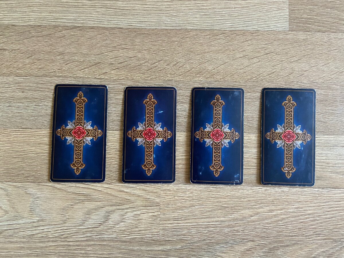 1-2-3-4(Карты лицевой стороной в конце статьи) 