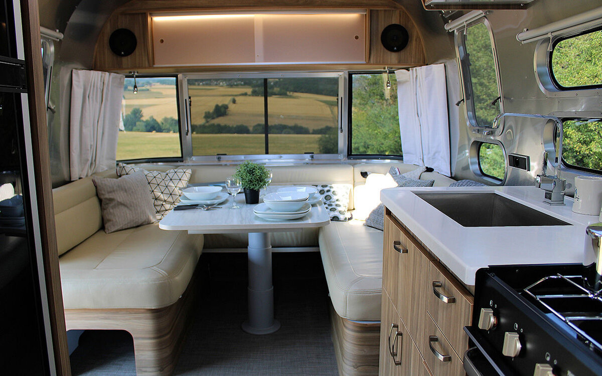 Автодом Airstream 280 бус