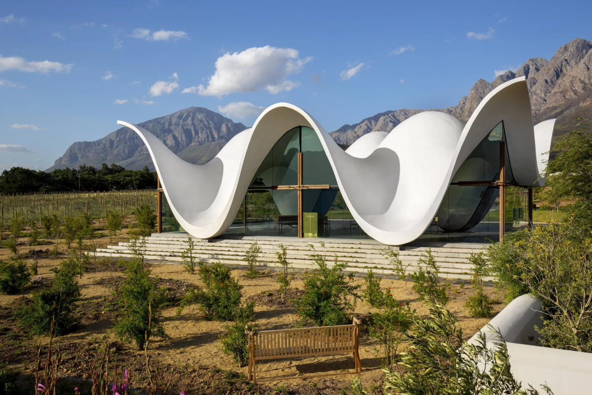 Объекты архитектуры. Bosjes Canopy часовня в Южной Африке. Южная Африка. Bosjes Chapel. Steyn-Studio. 2016. Капелла Бошес. «Капская» архитектура в ЮАР.