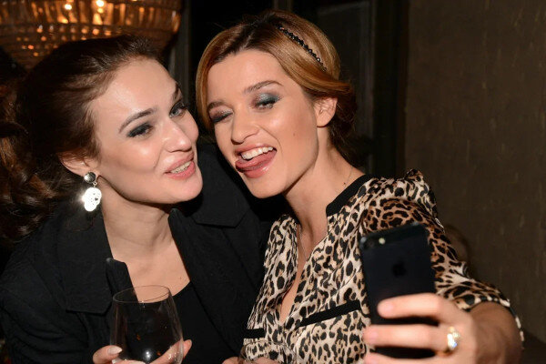 Ксения с "заклятой" подругой Аленой Водонаевой