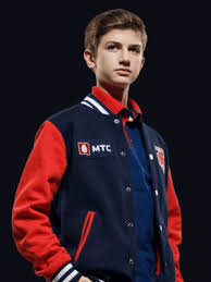 Второе место занимает letw1k3 (Марк Данилов ) Он своим примером доказал , что обычный парень может добиться колоссальных результатов , благодаря упорству и целеустремленности . Пусть даже тебе 14 или 13 лет . Безусловно он 1 из лучших игроков в снг