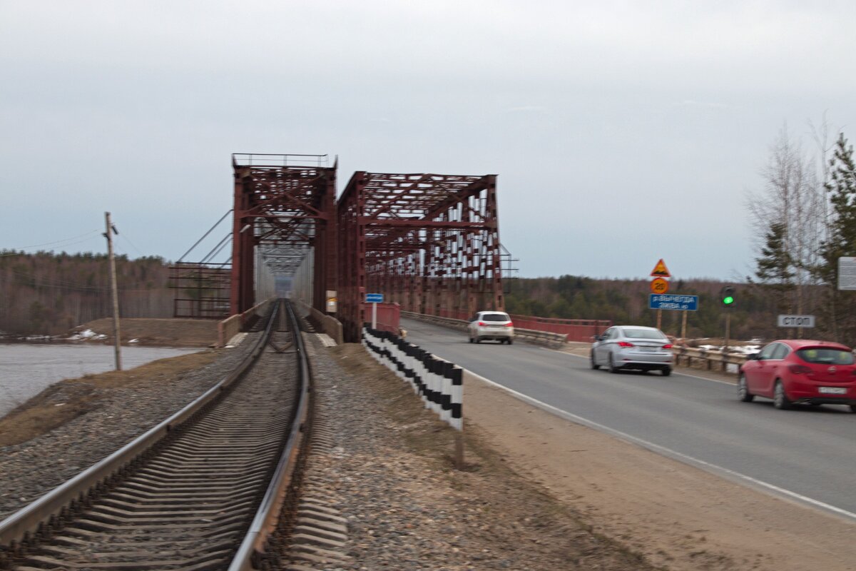 Фотографа испугал внезапный гудок и кадр не удался, но представление даст!