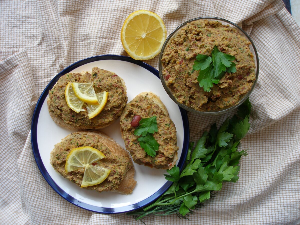 Рецепт вкуснейшего паштета из фасоли - гости хвалят, но не могут отгадать из чего он