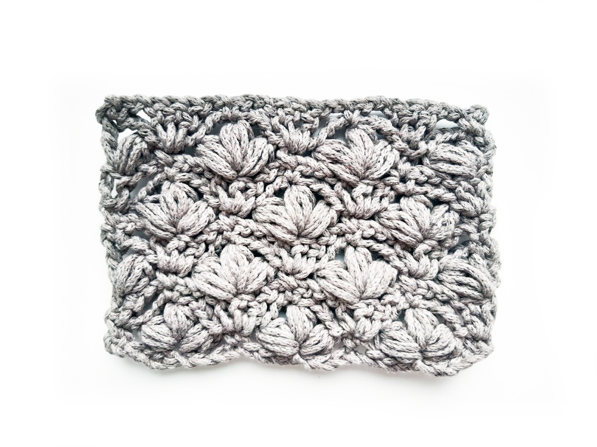 Образец 10*15см состоит из 25 воздушных петель и 8 рядов.