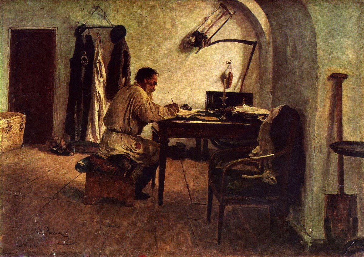 «Л. Н. Толстой за работой у круглого стола», И. Е. Репин, 1891 год 