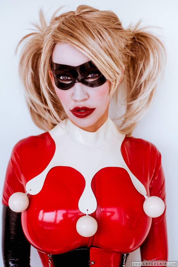Источник: http://latex-art.com/album/harley-quinn-returns