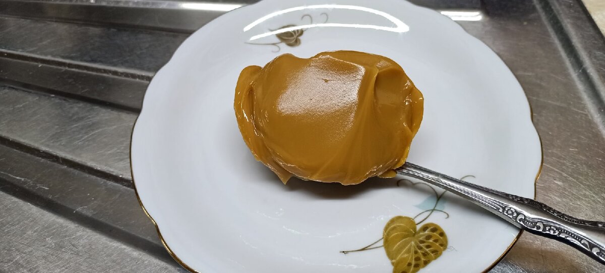 Украшение на вареной сгущёнке