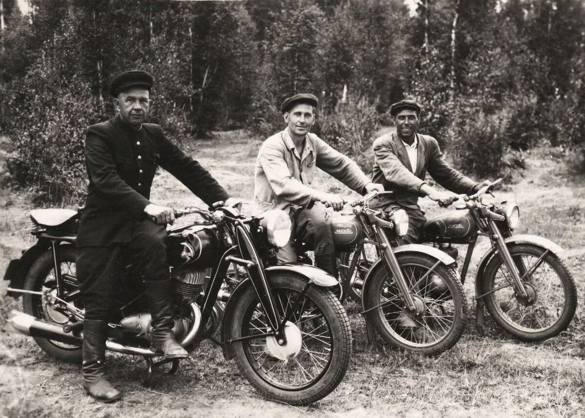 Старинные советские мотоциклы