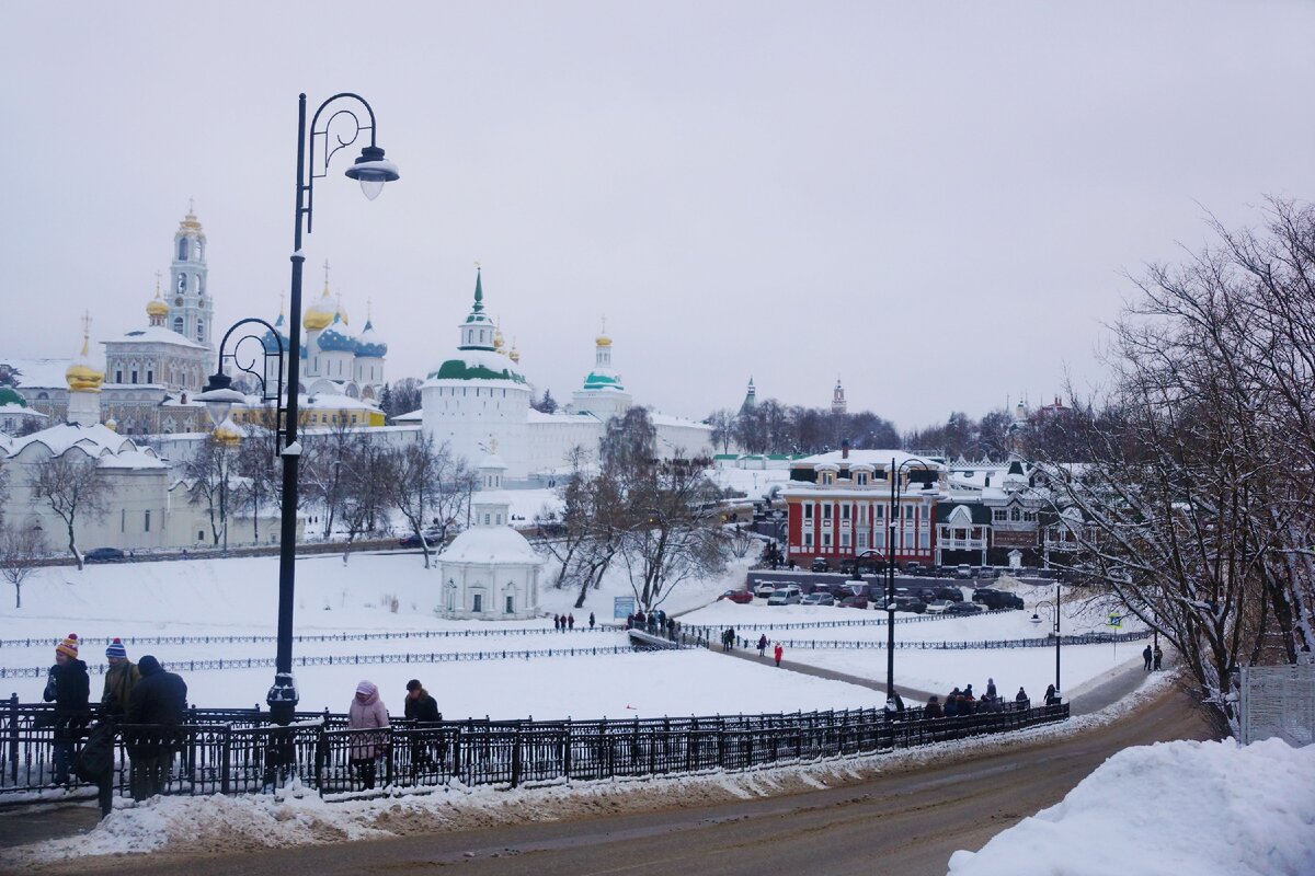 Золотое кольцо сергиев посад троица сергиева лавра. Экскурсия монастырь троице-сергиева лавра. Сергиево золотой город. Сергиев посад золотое кольцо россии. Сергиево золотой город.