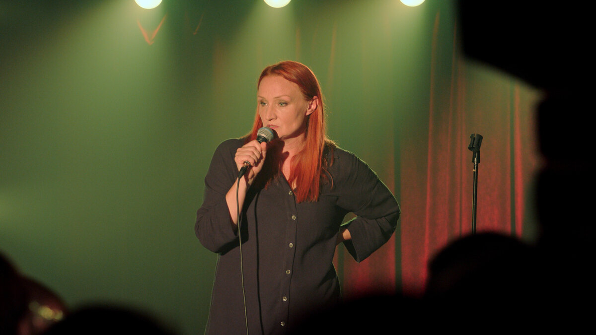 кадр из сериала "Я не шучу"