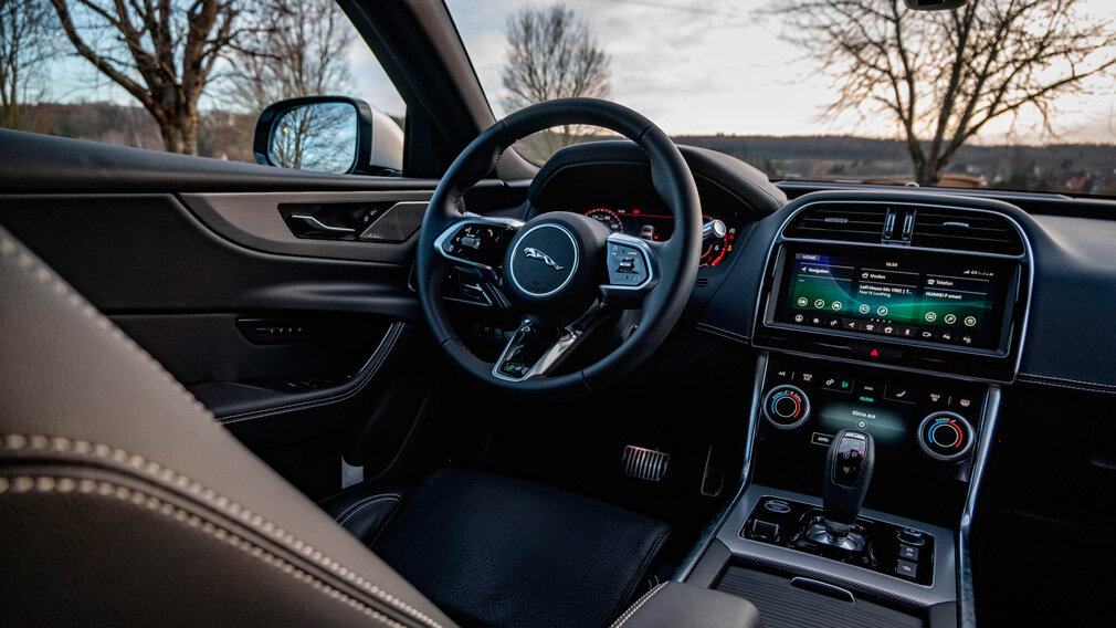 Jaguar XE