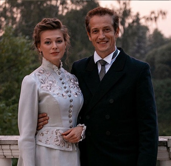 Дмитрий Фрид и Александра Никифорова в сериале "Анна-детектив". https://www.instagram.com/dmitri_frid_official/ 