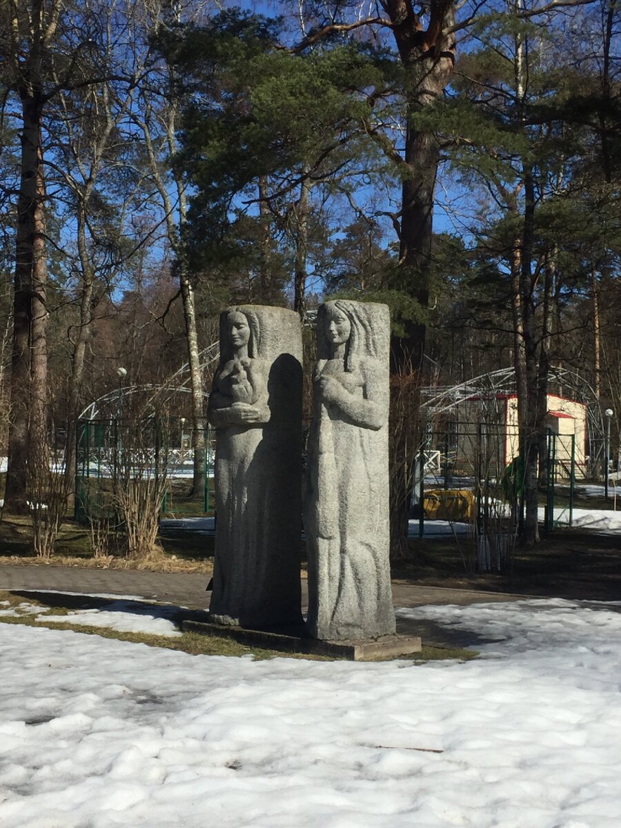 Зеленогорский парк, скульптуры