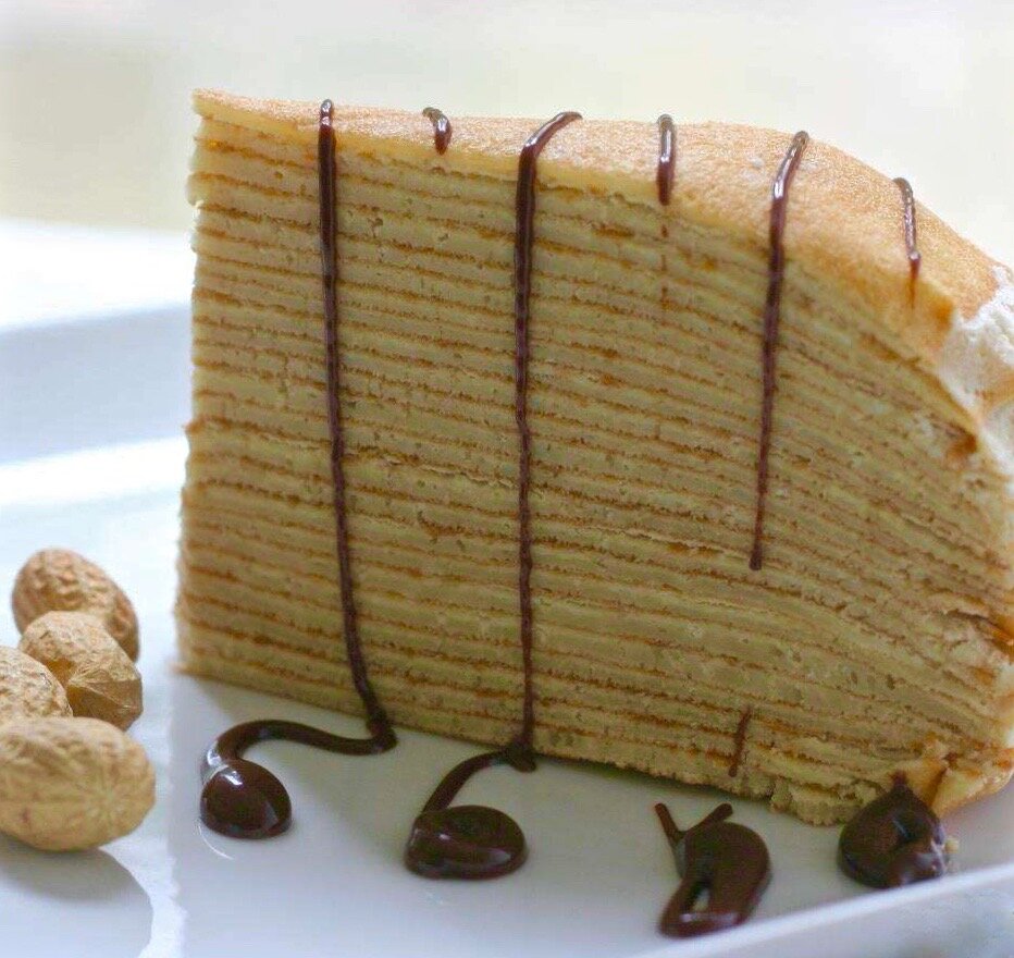 Блинный "Римский пирог" с арахисом и шоколадом.