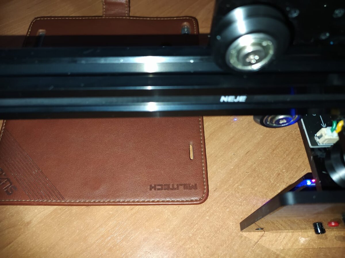 Дальше под раздачу попал чехол старого телефона