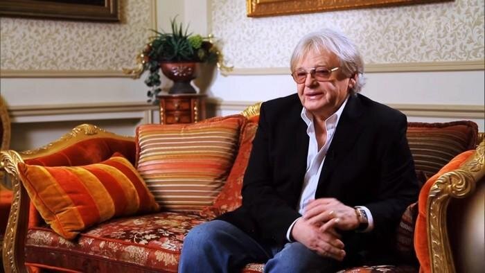 40 кошек, 17 собак и ни одной женщины: Секреты загородной жизни в особняке Юрия 