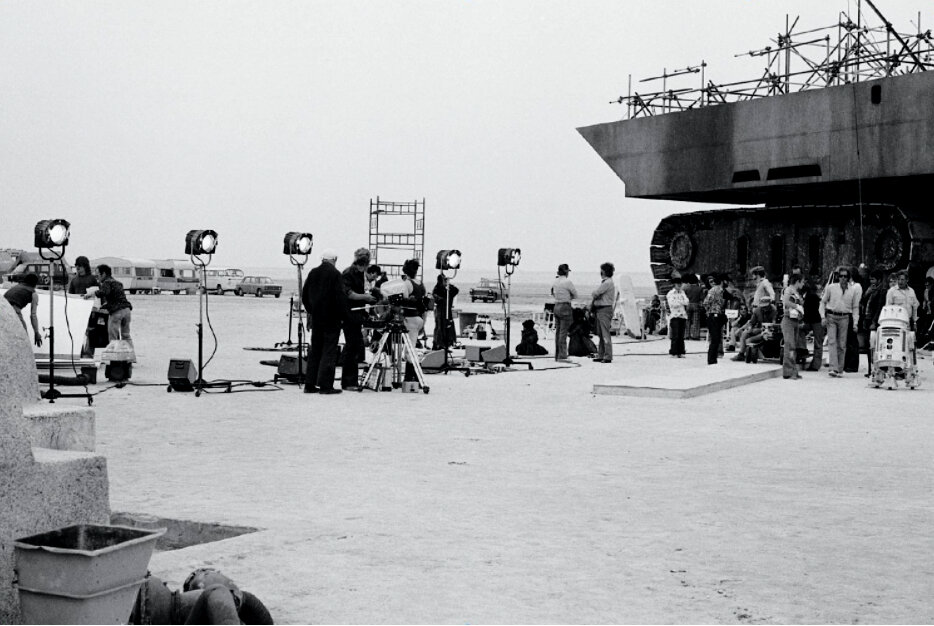 Съёмочная площадка первого фильма легендарной франшизы. Фото 1976 года.