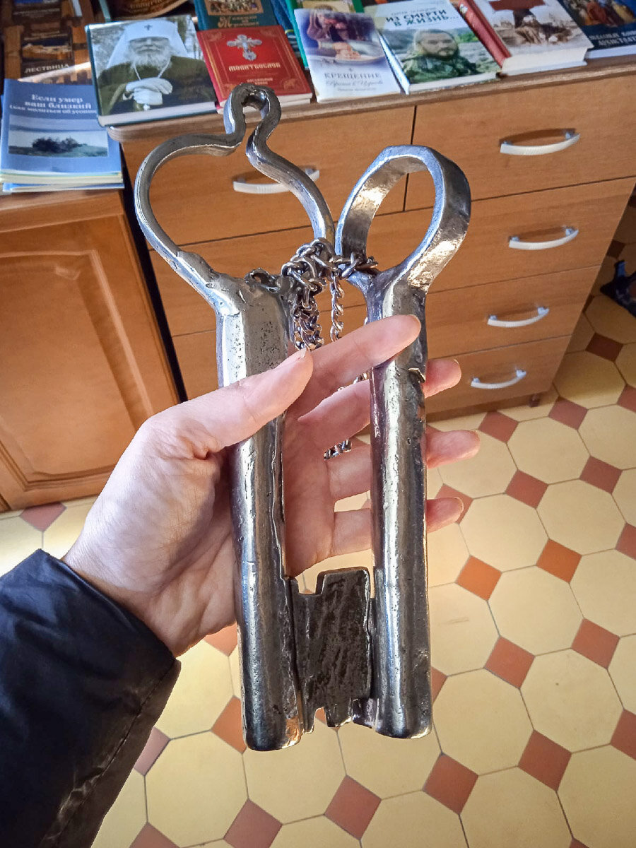 Старинные ключи от Никольского храма в Санино