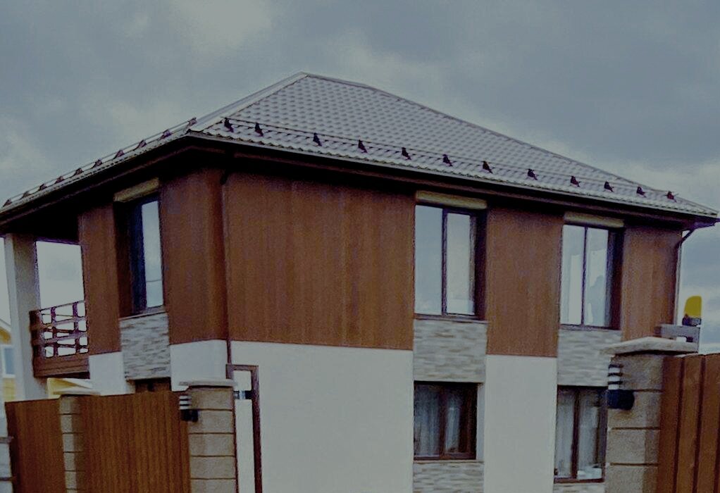 Фотография автора. Пример типового загородного дома, одного из многих в Ленинградской области.