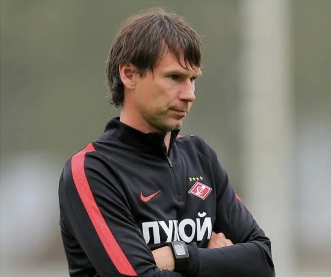 Егор Титов во время работы в тренерском штабе "Спартака". Фото spartak.com