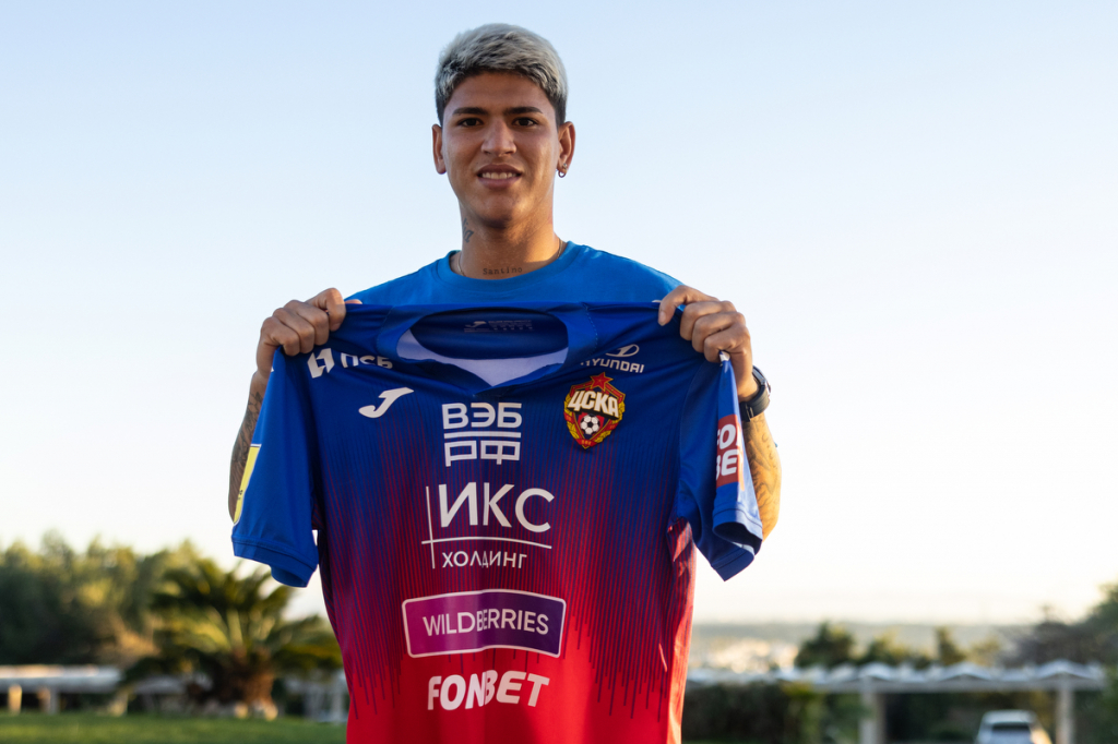 Карраскаль пополнил группу крашенных армейских блондинов :) Номер игрок пока не выбрал. 