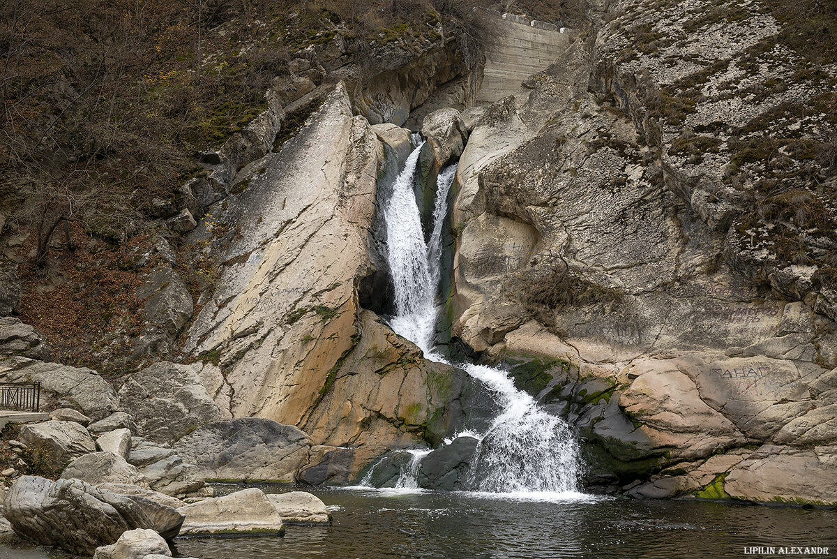 Ханагский водопад в мае