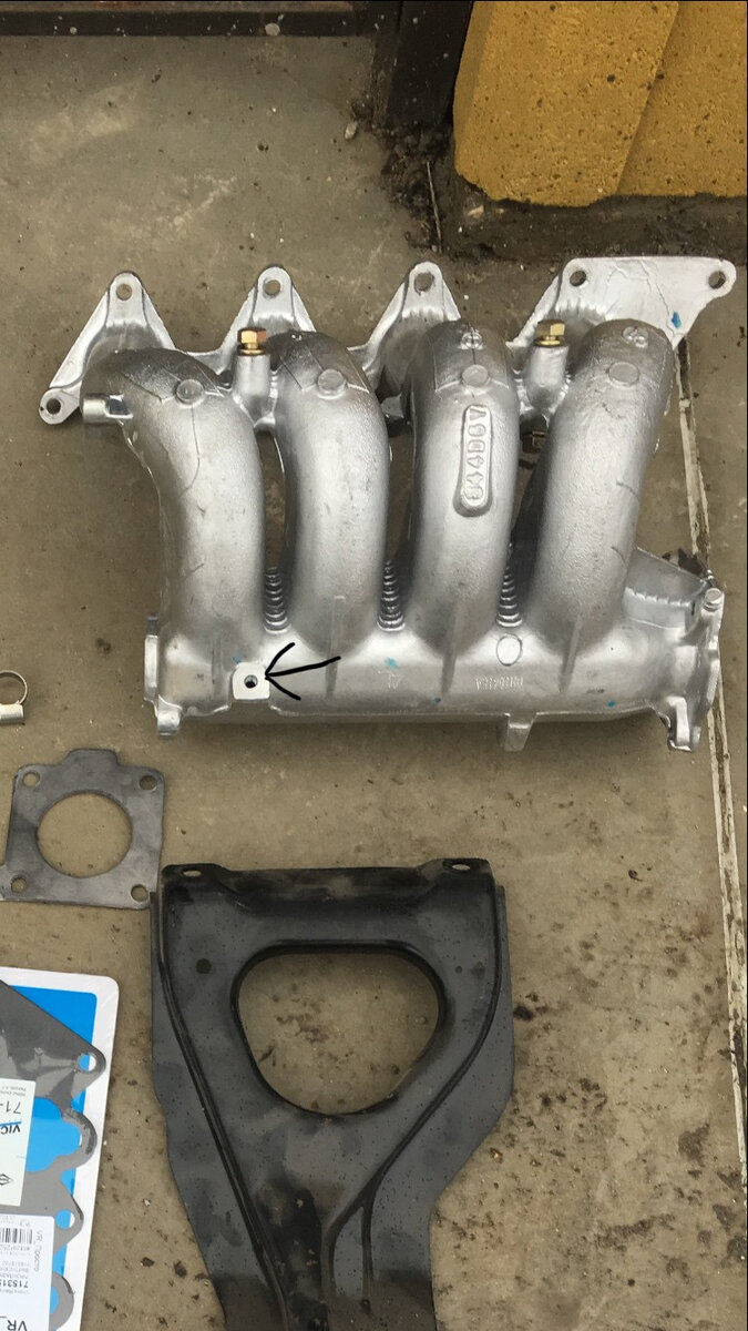 впуск достался с кронштейном