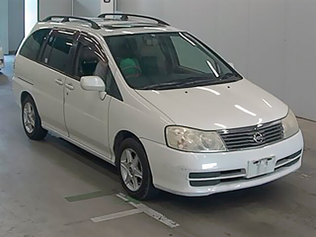 Nissan Liberty RM12 QR20 2001 (вид спереди)