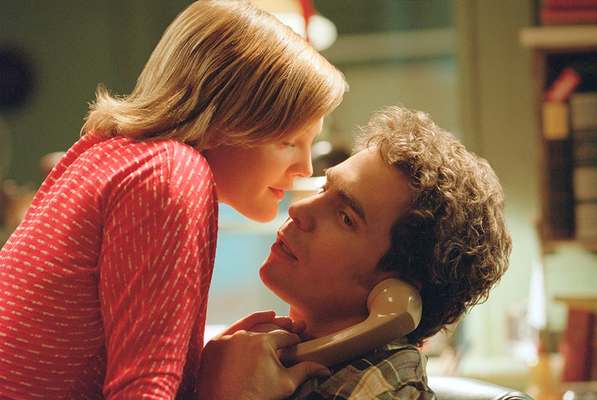 Кадр из фильма, источник: imdb. Режиссер: Джордж Клуни. Оператор: Ньютон Томас Сигел. Производство: Allied Filmmakers, Kushner-Locke Company, Mad Chance, Miramax Films, NPV Entertainment, Section Eight Ltd., Village Roadshow Pictures. Прокат: West