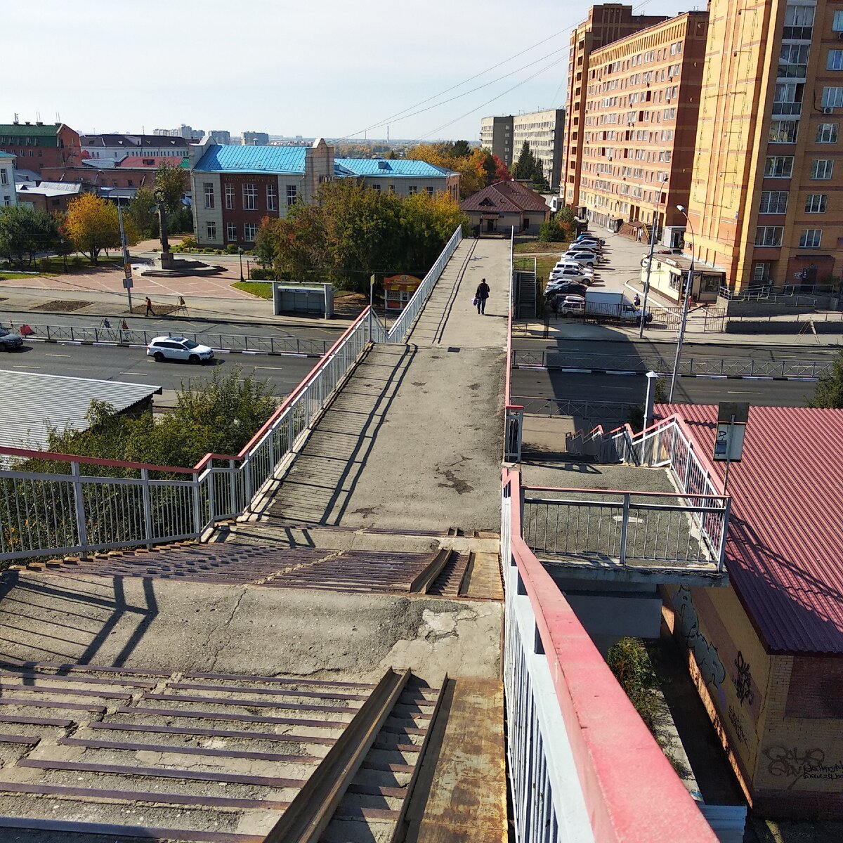 пешеходный переход через Владимировскую. сентябрь 2020.