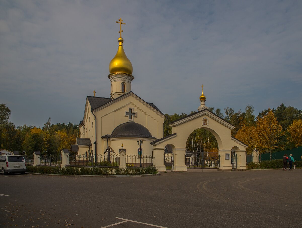 ХРАМ В ЧЕСТЬ КАЗАНСКОЙ ИКОНЫ БОЖИЕЙ МАТЕРИ В МЕЩЕРСКОМ.
