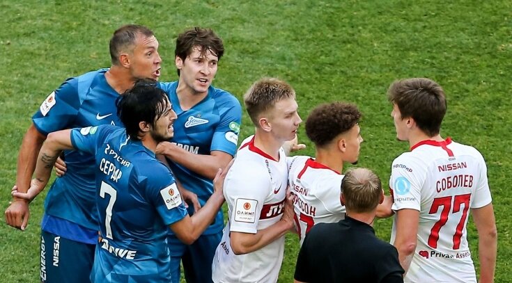 «До этого мы много матчей не забивали. Говорили даже, что нам чего-то не хватает. Так что я не считаю, что мы зря так много забили перед игрой со «Спартаком». Такие результативные матчи придают настроения. А игру со «Спартаком» ждем с нетерпением. Главное сейчас правильно восстановиться», — заключил Дзюба.

После девяти туров «Спартак» и «Зенит» лидируют в турнирной таблице с 20-ю очками. Питерцы занимают первую строчку, обойдя москвичей по дополнительным показателям.