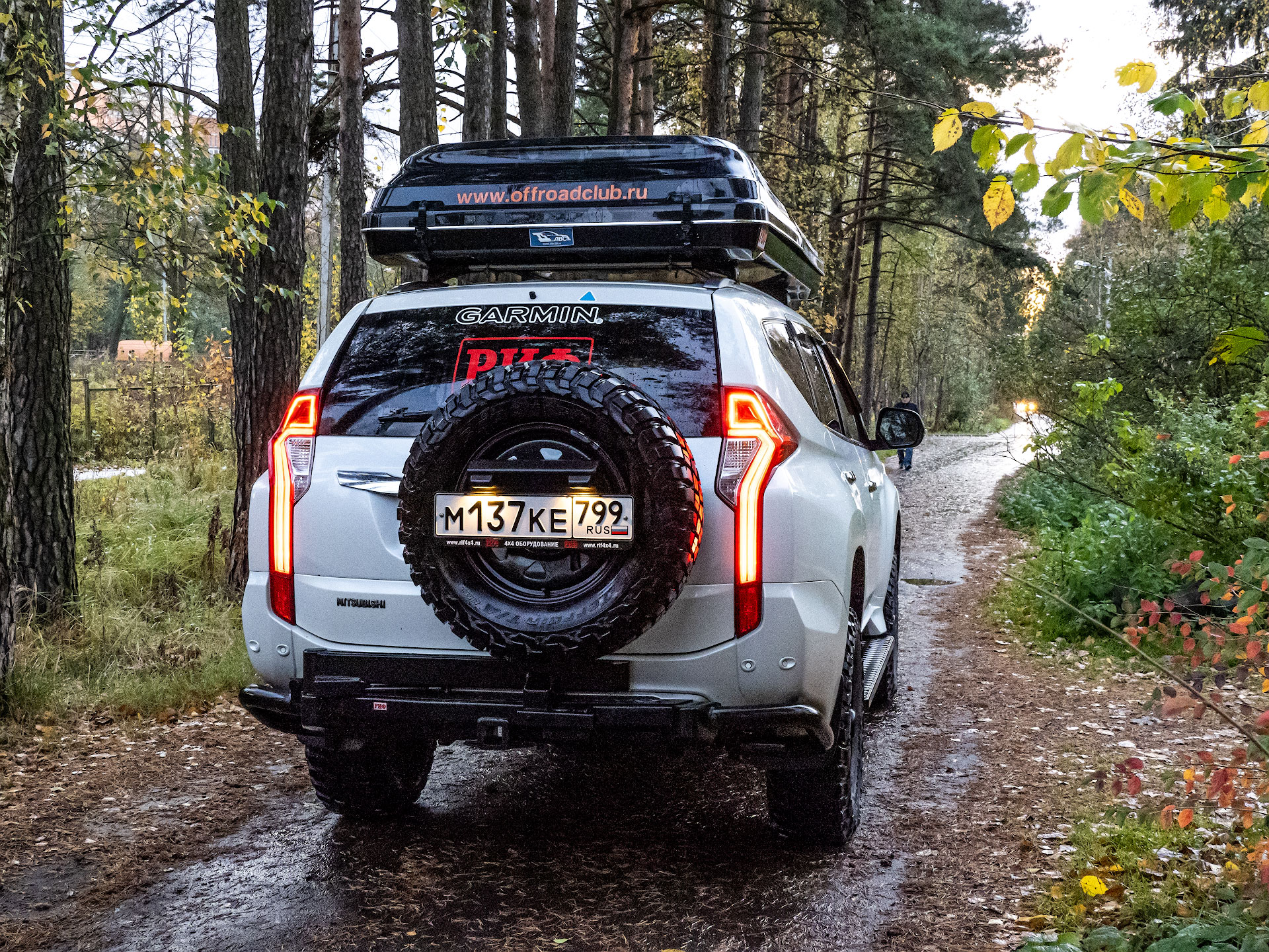 Установил автопалатку на крышу Mitsubishi Pajero Sport и готов ехать в Крым, но не отдыхать...3