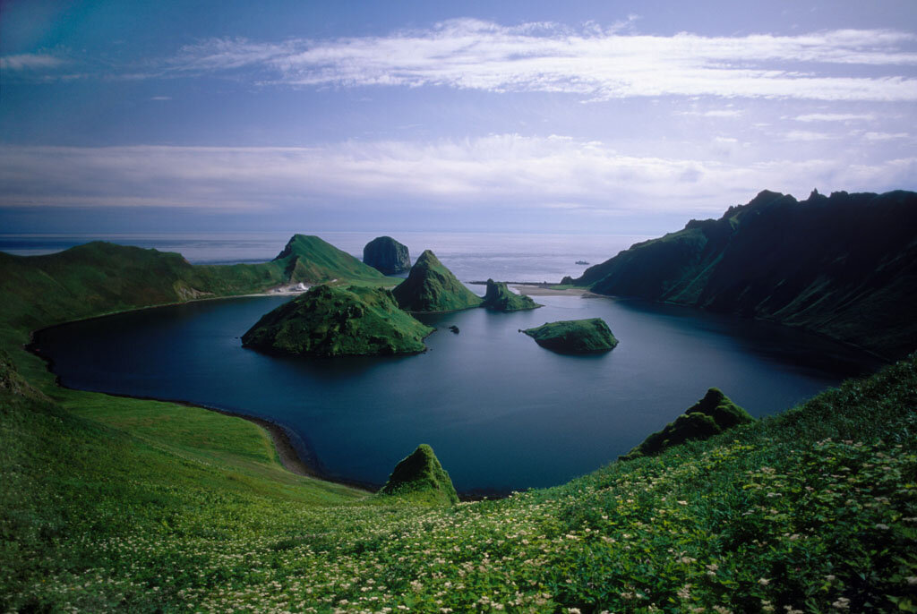 Курилы. Источник фото: https://regnum.ru/pictures/1950407/1.html