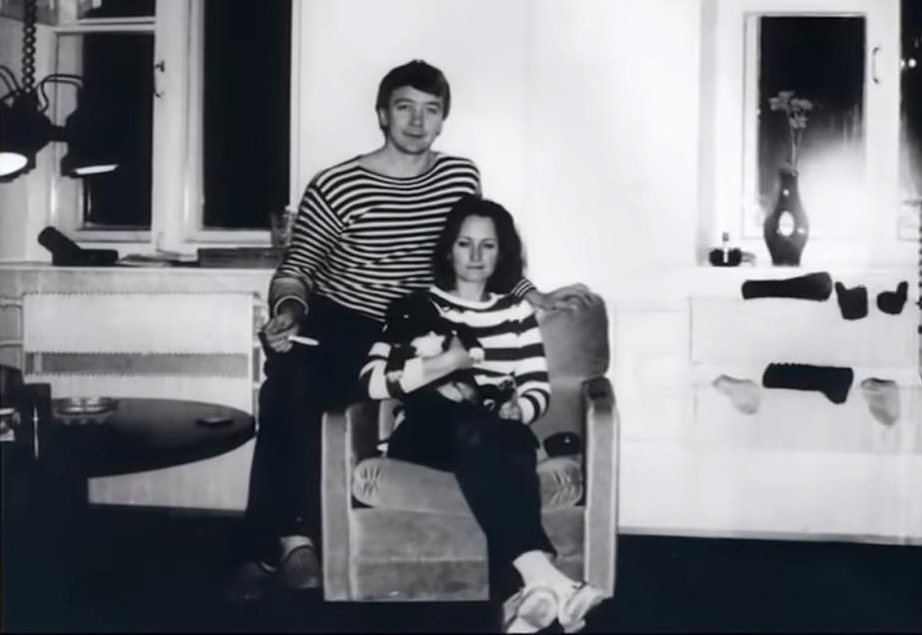 Проханов сразу влюбился в эффектную девушку