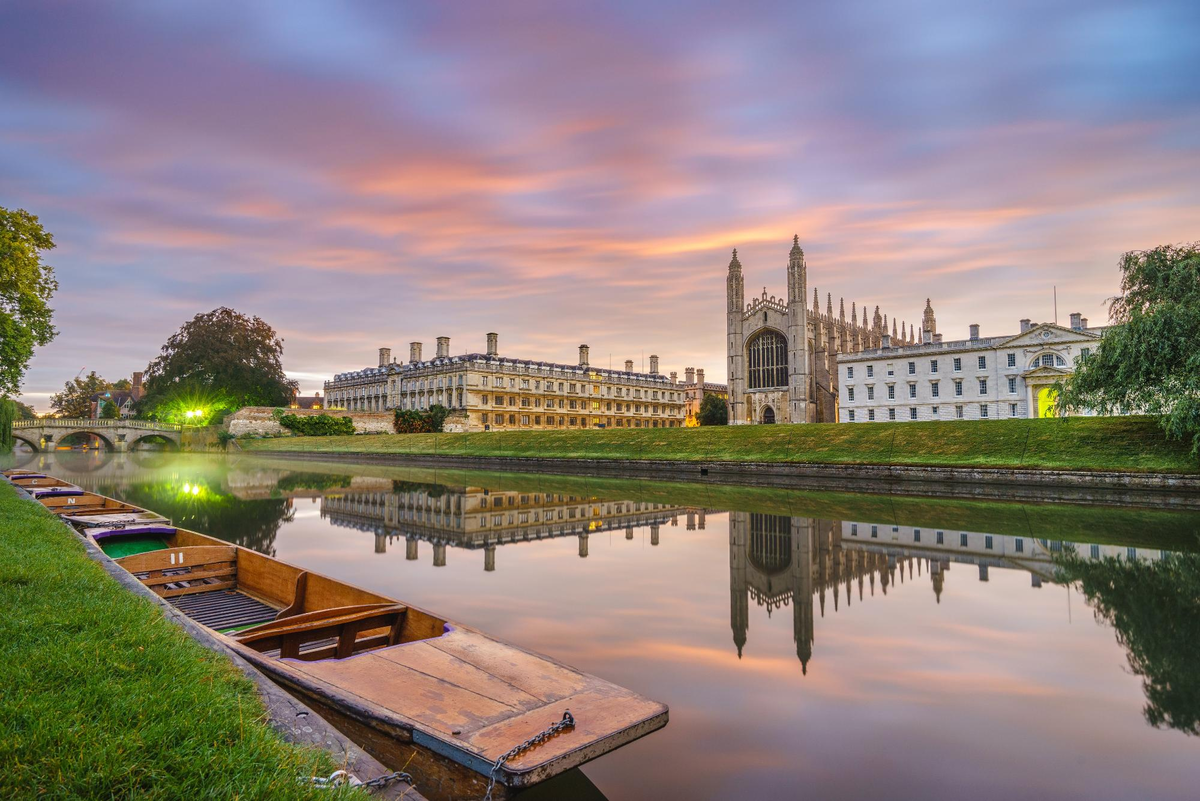 Universities of united kingdom. Кембриджский университет в Англии. Кембриджский университет Кембридж. Кембриджский университет (Кембридж, Великобритания). Оксфорд город в Англии.