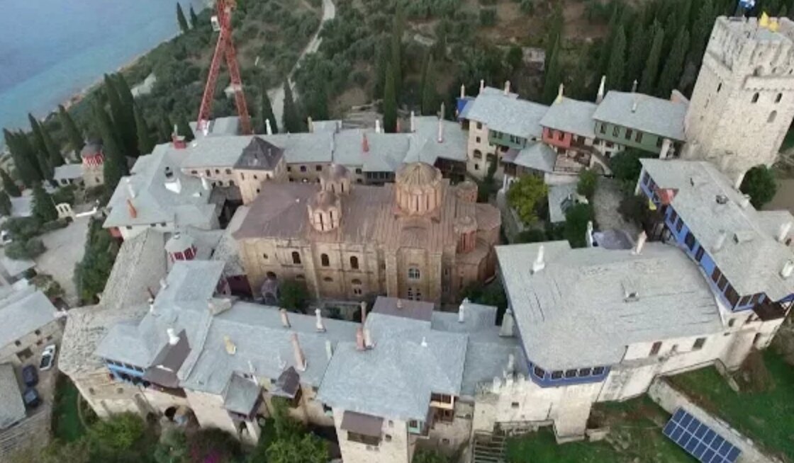 Монастырь Дохиар с высоты птичьего полета (современный вид)