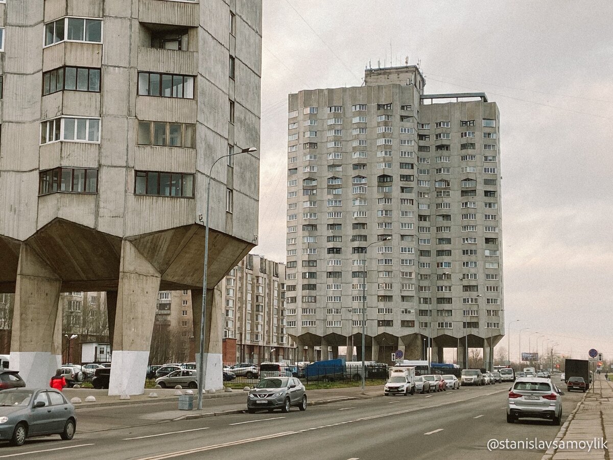 Дом на куриных ножках СПБ на Новосмоленской набережной