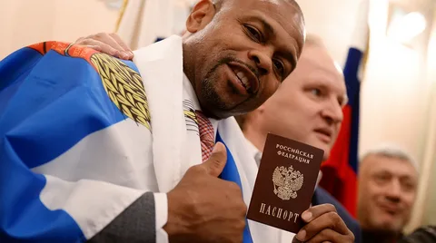 Рой Джонс с паспортом РФ