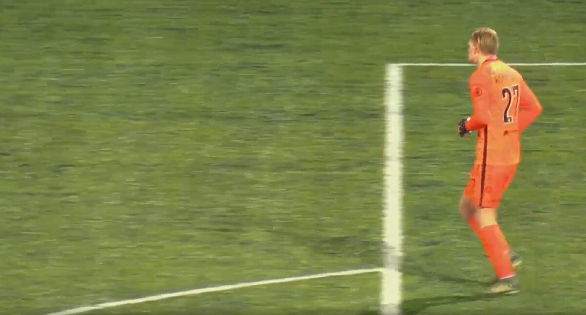 А еще сегодня хороший матч провел Тимур Акмурзин. После провальной игры с Томью голкипер красно-белых не поплыл, а показал очень качественный уровень игры. 